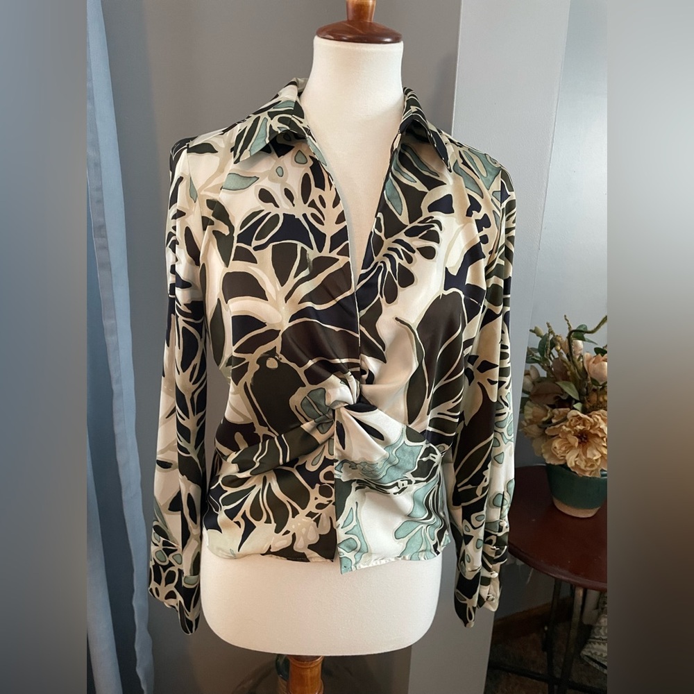ZARA TROPICAL PRINT BLOUSE SIZE MED.